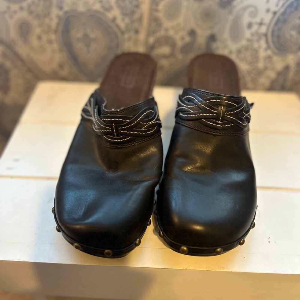 St. Patrick Black Leather Mules